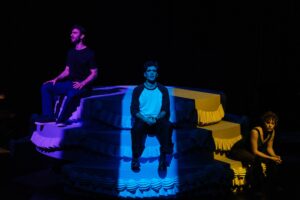 Τρεις φωνές, δέκα χαρακτήρες, μία ιστορία: συνομιλώντας με τους πρωταγωνιστές του Tick, Tick… Boom!