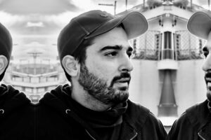 Γιάννης Αποσκίτης: «Αυτά που συμβαίνουν στην πολιτική, μου φαίνονται απελπιστικά αστεία»