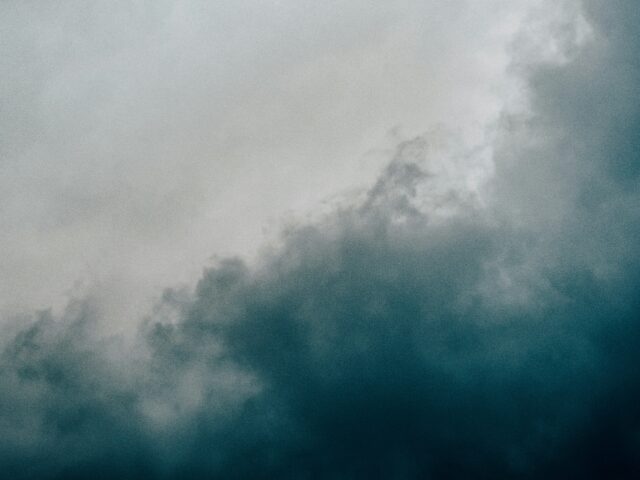 Κακοκαιρία «Byron»: Ήχησε το 112 σε Τρίκαλα, Καρδίτσα, Φθιώτιδα και στην περιοχή «Ποντιακά» Ελευσίνας