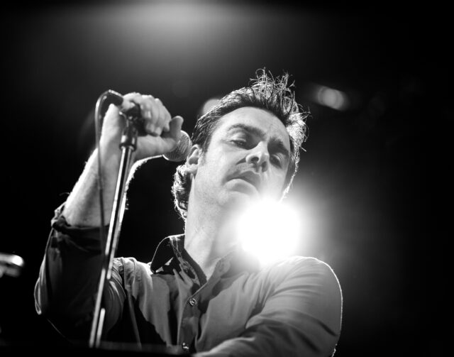 Ο Δώρος Δημοσθένους τραγουδάει Elvis Presley στο Half Note