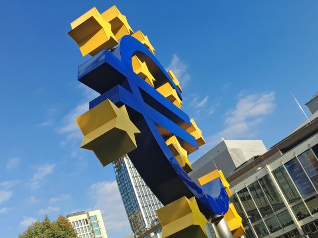 «Πράσινο φως» από τον ESM για πρόωρη αποπληρωμή χρέους 5,29 δισ. ευρώ από το Δημόσιο