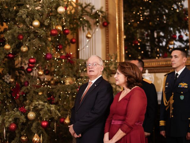 Χριστουγεννιάτικα κάλαντα στην Προεδρία της Δημοκρατίας