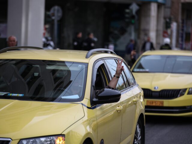 Χωρίς ταξί και σήμερα η Αττική – Το ΣΑΤΑ παρατείνει την απεργία