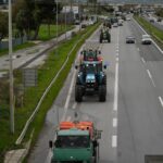 Θεσσαλονίκη: Οι αγρότες έκλεισαν την πρόσβαση προς το αεροδρόμιο «Μακεδονία»