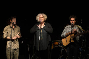 Μάρθα Φριντζήλα: Το τραγούδι είναι μάσκα και όπλο μαζί