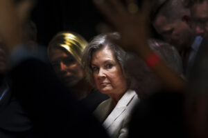 Susie Wiles: Η γυναίκα που αποκάλυψε το Τραμπικό χάος