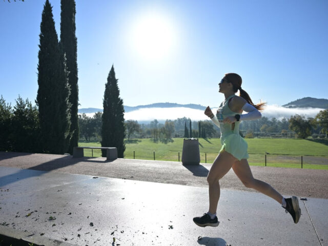 Δρομείς από όλο τον κόσμο στην Αρχαία Ολυμπία – Ο Μαραθώνιος 2025 αφήνει ισχυρό αποτύπωμα