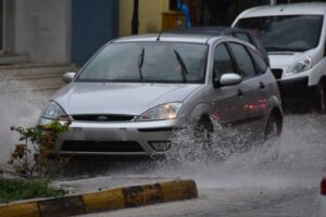 Κακοκαιρία «Byron»: Πλημμύρες και κλειστοί δρόμοι στην Αττική