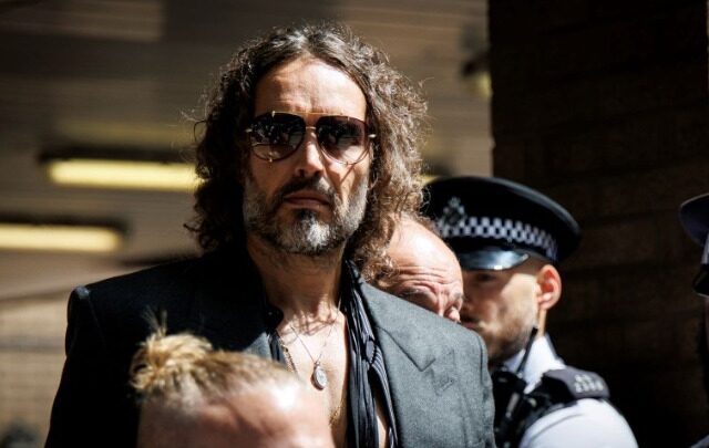 Νέα ποινική δίωξη στον Ράσελ Μπραντ για βιασμό και σεξουαλική επίθεση σε βάρος δύο γυναικών