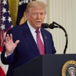 Τραμπ: Ο Ζελένσκι «δεν έχει τίποτα μέχρι να το εγκρίνω εγώ»