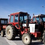 Αγρότες και κτηνοτρόφοι απέκλεισαν εκ νέου τον κόμβο της Εγλυκάδας