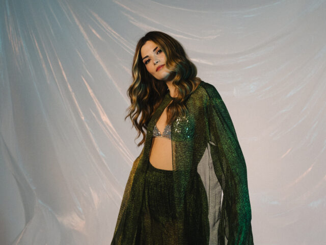 Η Μαρία Κουτσουρλή μας προσκαλεί την Πέμπτη 15 Ιανουαρίου στον Σταυρό του Νότου club