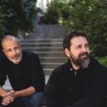 Ο Σπύρος Γραμμένος τραγουδάει «Αυτή τη χρονιά»