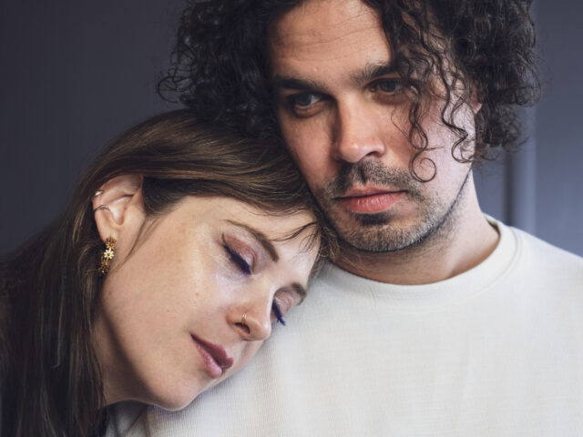 Ο Παντελής Κυραμαργιός και η Νατάσα Φαίη Κοσμίδου συναντιούνται σε «Ένα παράξενο λάιβ»