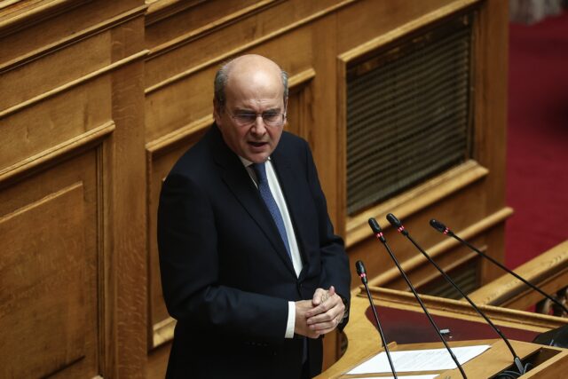 Κ. Χατζηδάκης για αγροτικά μπλόκα: «Ο νόμος θα εφαρμοστεί»