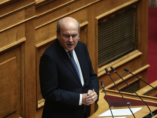 Κ. Χατζηδάκης για αγροτικά μπλόκα: «Ο νόμος θα εφαρμοστεί»