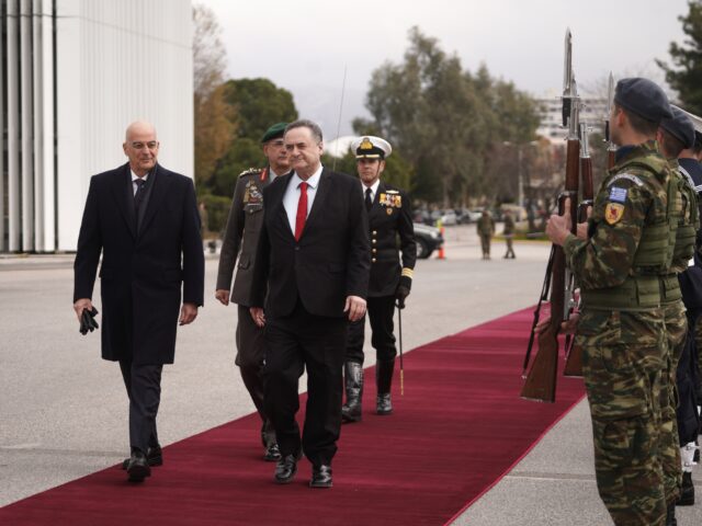 Συνάντηση Δένδια-Κατζ: «Εμβάθυνση των αμυντικών σχέσεων Ελλάδας και Ισραήλ»