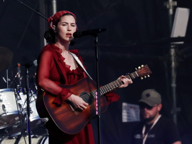 Aπό τα Grammy στο Hollywood: Η Γκρέισι Έιμπραμς κάνει το πρώτο της βήμα στο σινεμά