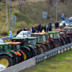 Ανοιχτά και σήμερα τα αγροτικά μπλόκα σε Μάλγαρα, Ευζώνους, Προμαχώνα και Νίκη