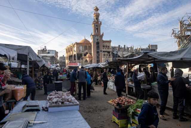 Το Ισραήλ απαγορεύει τη λειτουργία ανθρωπιστικών οργανώσεων στη Γάζα