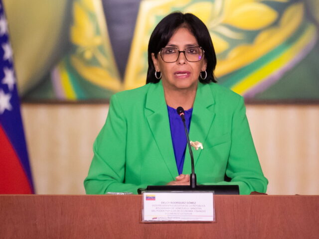 Η προσωρινή πρόεδρος της Βενεζουέλας ιδρύει επιτροπή για την απελευθέρωση του Μαδούρο