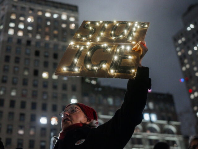 Νέες διαδηλώσεις στη Μινεάπολη για τον θάνατο της 37χρονης Αμερικανίδας από τα πυρά της αστυνομίας μετανάστευσης