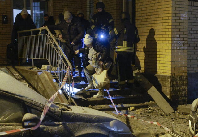 Ρωσικά πλήγματα σε Κίεβο και Λβιβ – Τουλάχιστον τέσσερις νεκροί