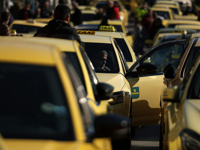 Θεσσαλονίκη: Μηχανοκίνητη πορεία ταξί στο πλαίσιο της 48ωρης απεργίας