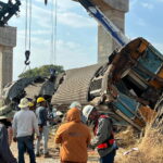 Ταϊλάνδη: 32 νεκροί από πτώση γερανού σε επιβατικό τρένο