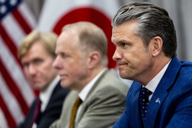 Ουάσινγκτον και Τόκιο ενισχύουν τη στρατιωτική συνεργασία τους