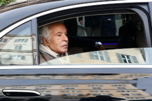 Βαλεντίνο: Οι σταρ αποχαιρετούν τον «αυτοκράτορα» της Μόδας