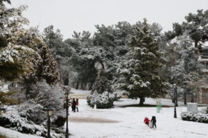 Χιόνια και χαμηλές θερμοκρασίες στη Βόρεια Ελλάδα