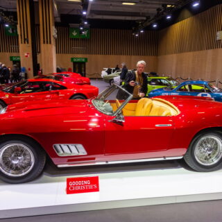 Η Rétromobile στο Παρίσι είναι το πιο όμορφο εφήμερο γκαράζ του κόσμου