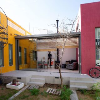 Transition: Η μεταμόρφωση μιας λαϊκής κατοικίας του ’60 στις Τζιτζιφιές