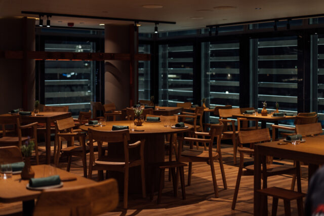 Amphibian: Ένας χώρος ανάμεσα σε κόσμους. Ένα νέο εστιατόριο στη Στέγη