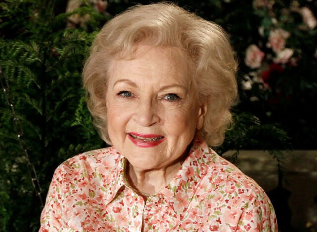 Σαν σήμερα γεννήθηκε η Μπέτι Γουάιτ,  ελληνικής καταγωγής «γηραιά γλυκιά αγαπημένη» της Αμερικής