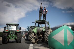 Αγροτικές κινητοποιήσεις: Άνοιξε η μεγάλη περιμετρική οδός της Πάτρας – Κλειστός ο κόμβος της Εγλυκάδας