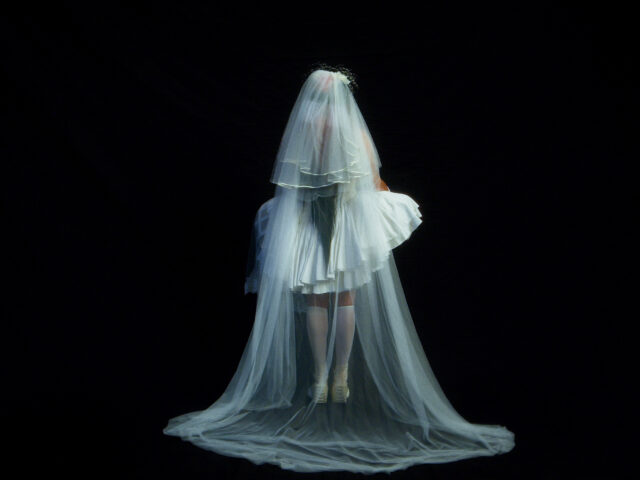 “Katadiki”: Νέο Single και music video από τη VASSIŁINA