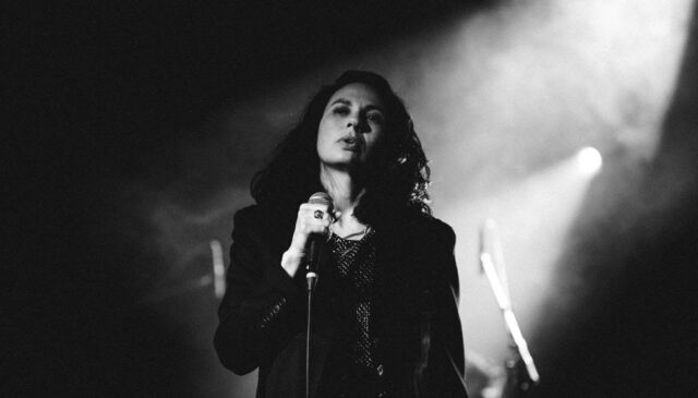 Η Michelle Gurevich στο Κηποθέατρο Παπάγου τον Ιούνιο