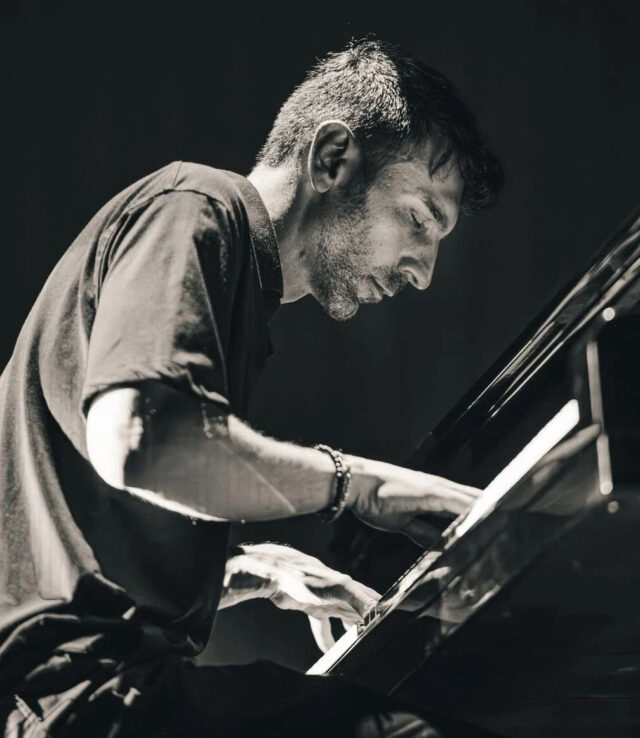 Ο Andrea Vanzo συναντά για πρώτη φορά το αθηναϊκό κοινό