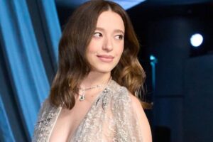 Η Μάικι Μάντισον του Ανόρα, πρωταγωνίστρια στη νέα ταινία του Τσάρλι Πόλιντζερ