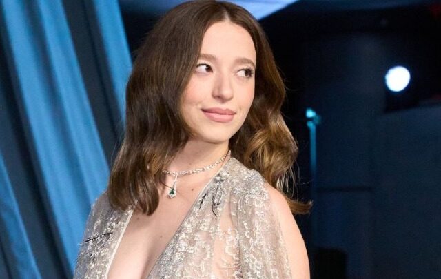 Η Μάικι Μάντισον του Ανόρα, πρωταγωνίστρια στη νέα ταινία του Τσάρλι Πόλιντζερ