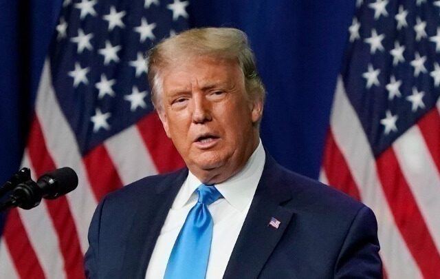 Ο Τραμπ λυπάται για την “τραγωδία” στη Μινεάπολη, αλλά επιρρίπτει την ευθύνη στους Δημοκρατικούς