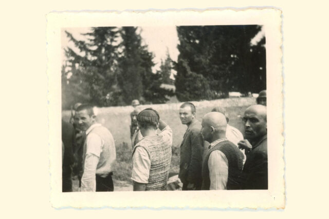 Το ΥΠΠΟ κηρύσσει μνημείο τις φωτογραφίες με τους 200 κομμουνιστές της Καισαριανής