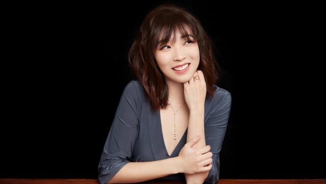 Η Κλερ Χουάνγκτσι παίζει Σοπέν στο Μέγαρο Μουσικής