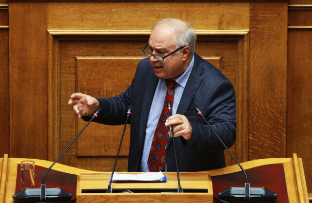 Εκτός ΚΟ του ΠΑΣΟΚ ο βουλευτής Λέσβου Παναγιώτης Παρασκευαΐδης