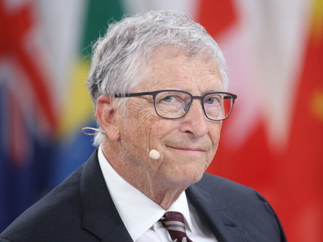 Μπιλ Γκέιτς: «Αναλαμβάνω την ευθύνη» για τις επαφές με τον Έπστιν