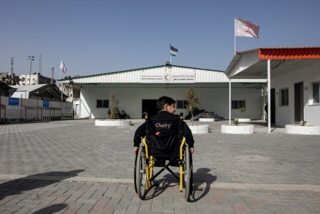 Περιορισμένο άνοιγμα της Ράφα: Μόλις 24 Παλαιστίνιοι πέρασαν τα σύνορα