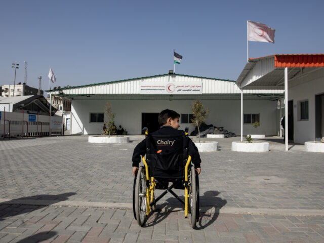 Περιορισμένο άνοιγμα της Ράφα: Μόλις 24 Παλαιστίνιοι πέρασαν τα σύνορα