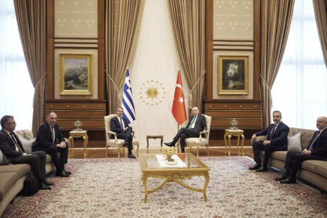 Σε εξέλιξη η συνάντηση Μητσοτάκη με Ερντογάν στην Άγκυρα